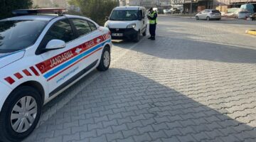 Trafik Uygulamasında 3 Aranan Şahıs Yakalandı
