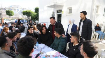 Başkan Yücel’e Gençlerden Sevgi Seli