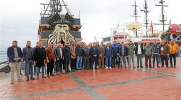 Başkan Yücel Teknecilerle Buluştu