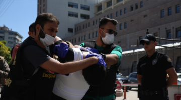 5 Kişiyi Bıçaklayan 18 Yaşındaki Saldırgan Tutuklandı