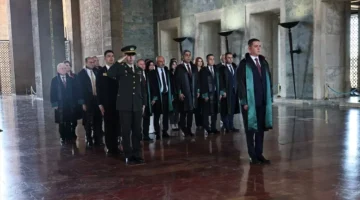 5 Nisan Avukatlar Günü Dolayısıyla Anıtkabir’i Ziyaret Ettiler