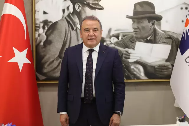 Muhittin Böcek Hastaneye Kaldırıldı