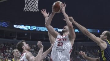 12 Dev Adam Çeyrek Finalde