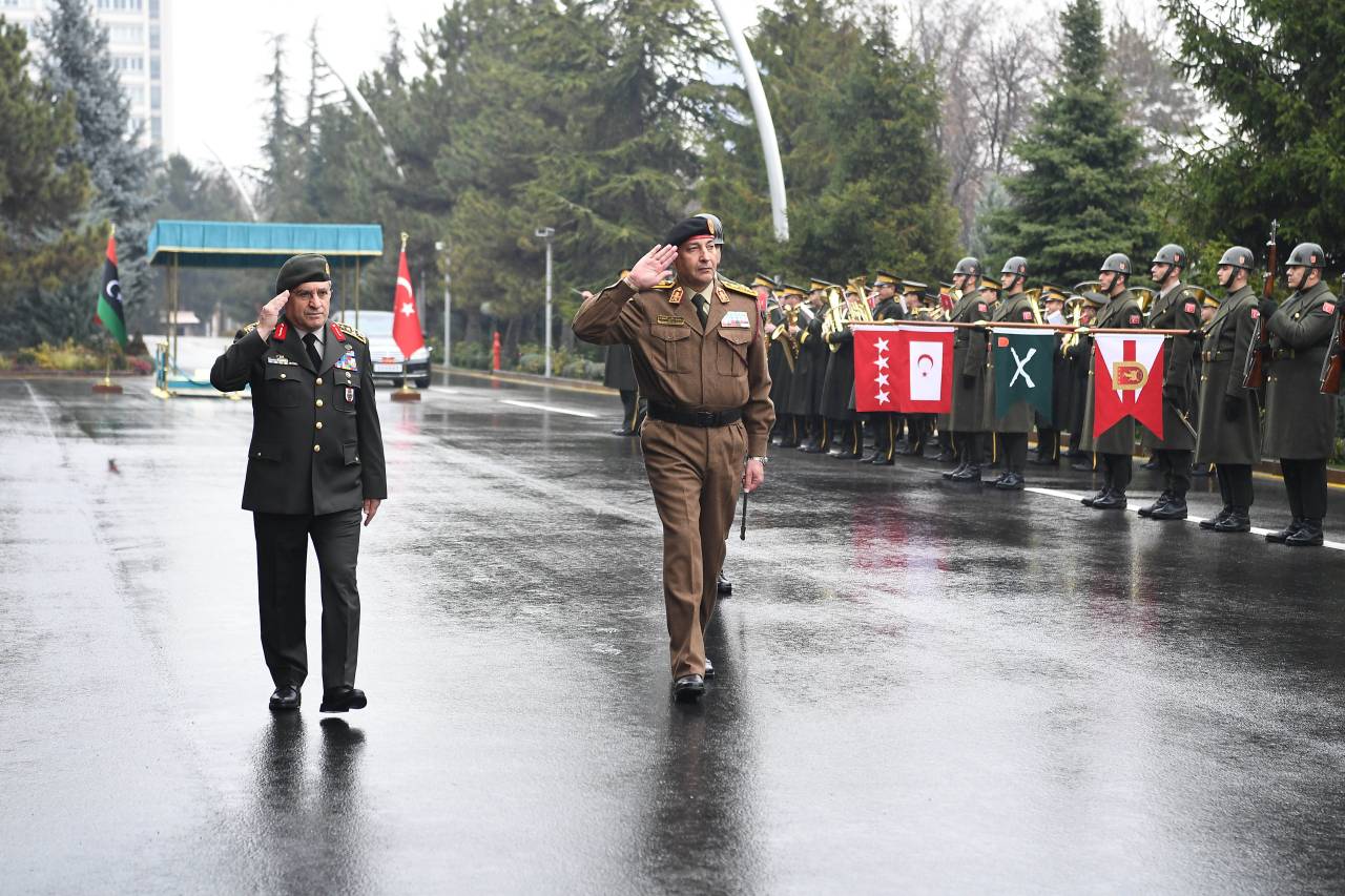 Libya Genelkurmay Başkanı’nı taşıyan uçak Ankara’da düştü