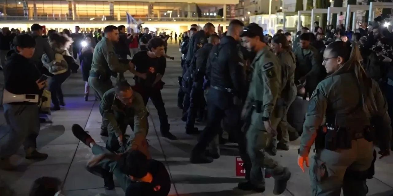 İsrail’de Savaş Karşıtı Protesto