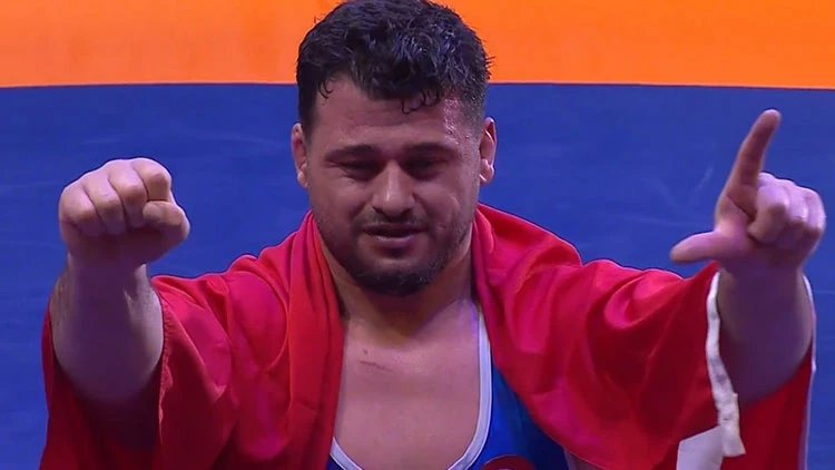 Rıza Kayaalp Avrupa Şampiyonu