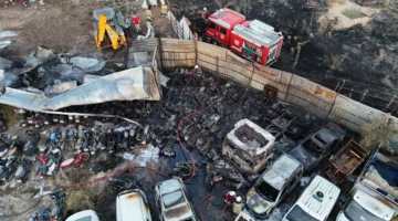 50 Motosiklet Ve 12 Araç Yandı