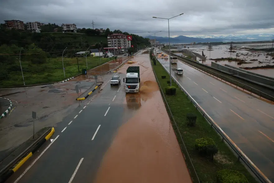 Rize Ve Trabzon’u Şiddetli Sağanak Vurdu