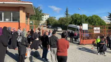 Başakşehir’de Ortaokulda Bıçaklı Saldırı