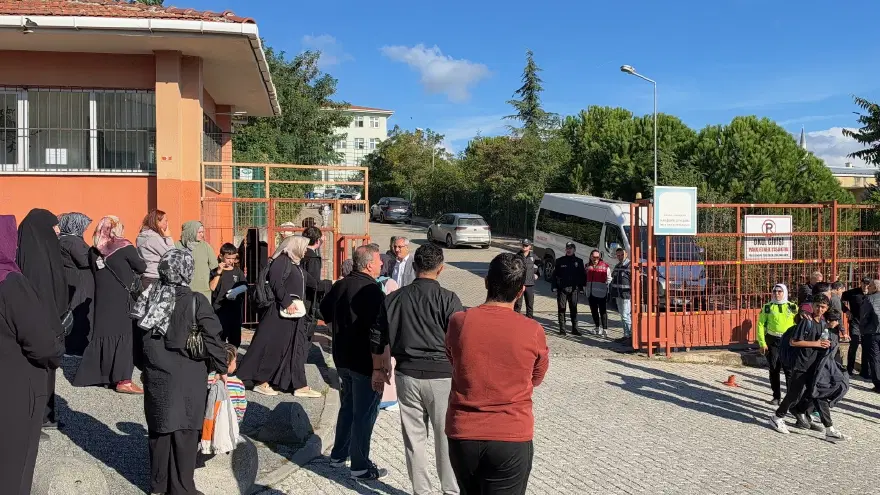 Başakşehir’de Ortaokulda Bıçaklı Saldırı